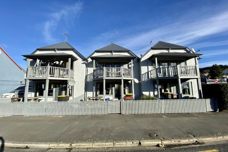 Photo of property in 17 Howe Street, North Dunedin, Dunedin, 9016