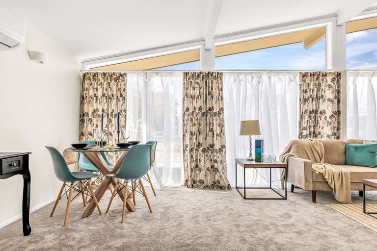 Photo of property in 116 Birkdale Road, Birkdale, Auckland, 0626