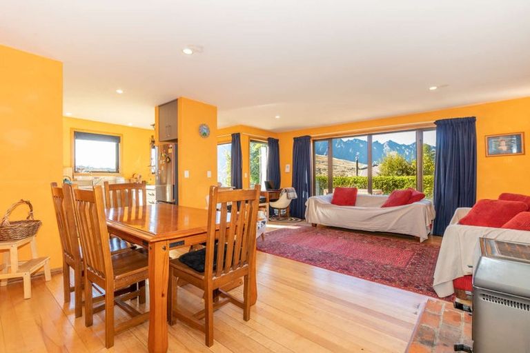 Photo of property in 16 Golden Terrace, Queenstown, 9300