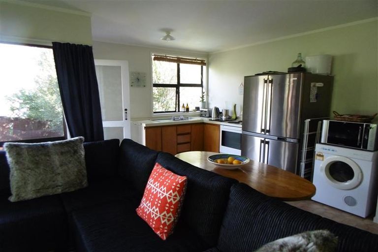 Photo of property in 1 Walnut Lane, Browns Bay, Auckland, 0630