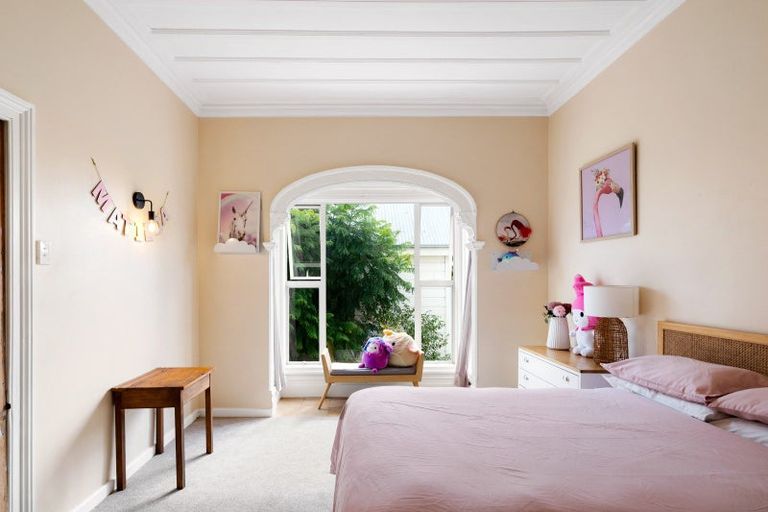 Photo of property in 13 Roslyn Road, Bluff Hill, Napier, 4110