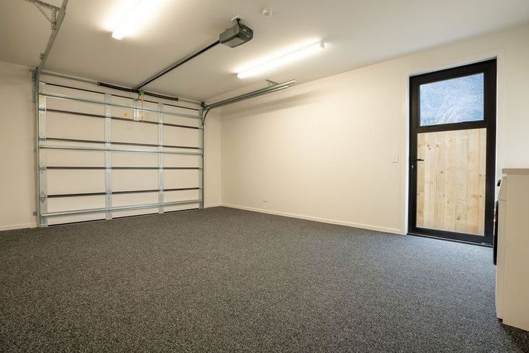 Photo of property in 19 Shelduck Road, Jacks Point, 9371