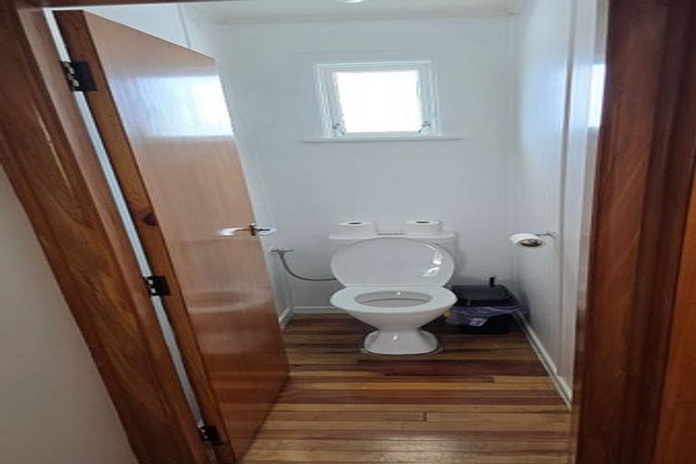 Photo of property in 9 Catherine Crescent, Paparangi, Wellington, 6037