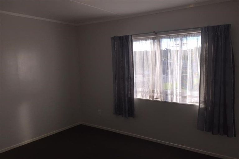 Photo of property in 2/195 Rathgar Road, Henderson, Auckland, 0610