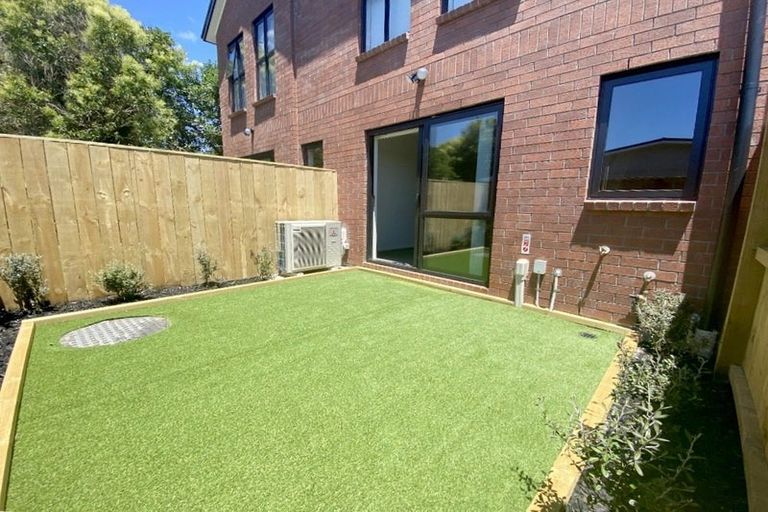 Photo of property in 2/9 Marlene Avenue, Te Atatu South, Auckland, 0610