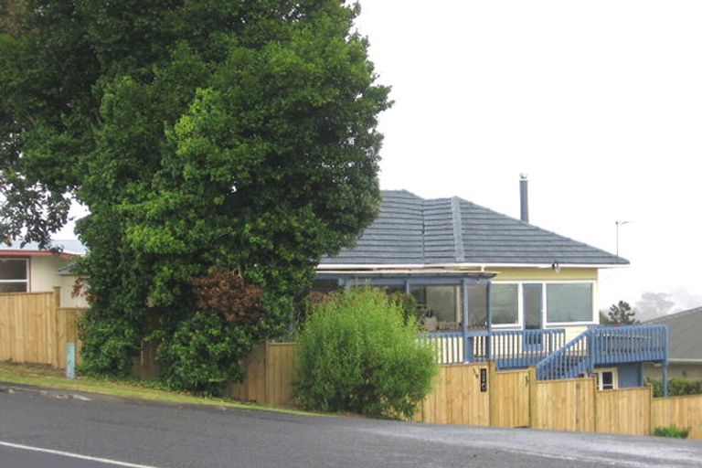 Photo of property in 2/168 Coronation Road, Hillcrest, Auckland, 0627