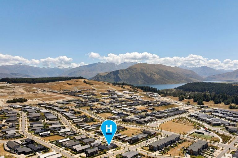 Photo of property in 14 Mount Nicholas Avenue, Wanaka, 9305