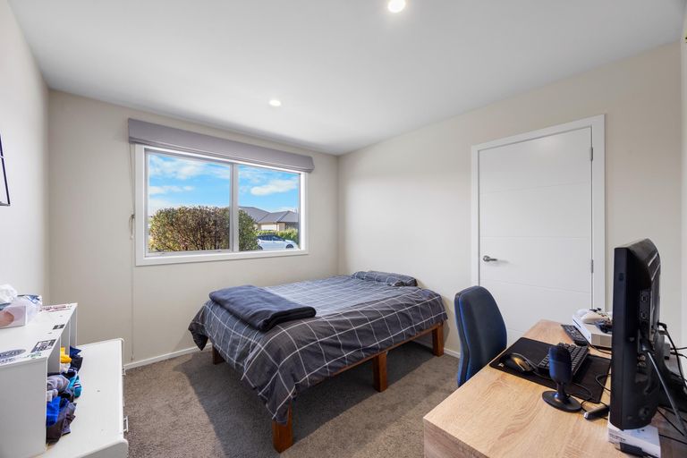 Photo of property in 4 Kingfisher Crescent, Albert Town, Wanaka, 9305