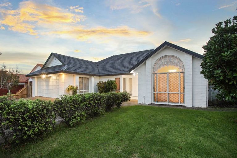 Photo of property in 8 Yarlside Place, Northpark, Auckland, 2013