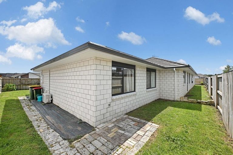 Photo of property in 33 Sirius Crescent, Rototuna North, Hamilton, 3210