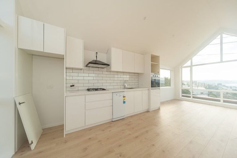 Photo of property in 58 Mortimer Terrace, Brooklyn, Wellington, 6021