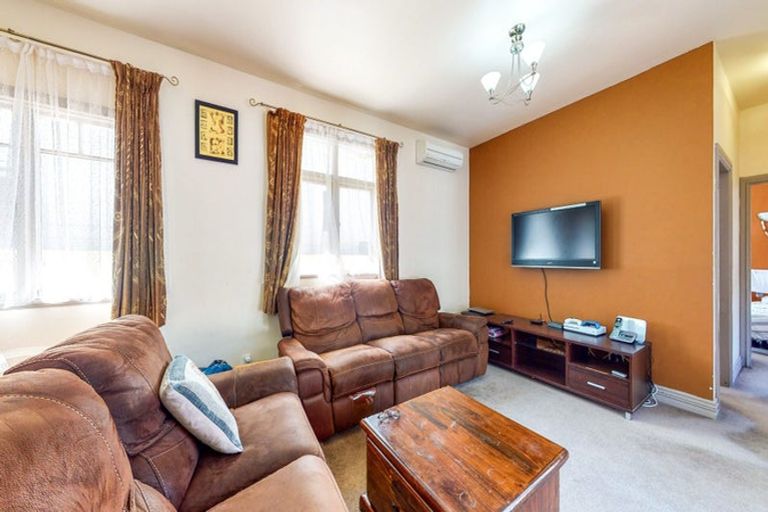 Photo of property in 11 Toru Street, Lyall Bay, Wellington, 6022