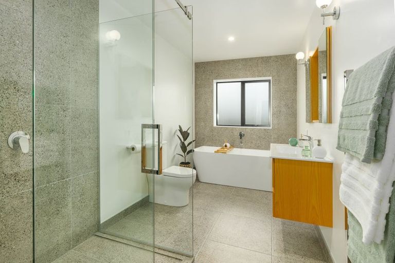 Photo of property in 15 Kaiwaru Place, Waikanae, 5036