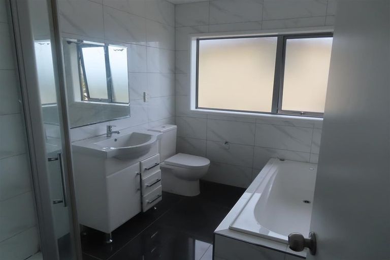 Photo of property in 44c Mountain Road, Mangere Bridge, Auckland, 2022