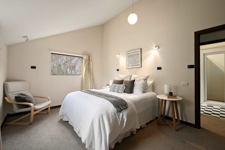 Photo of property in 35 Burma Road, Khandallah, Wellington, 6035