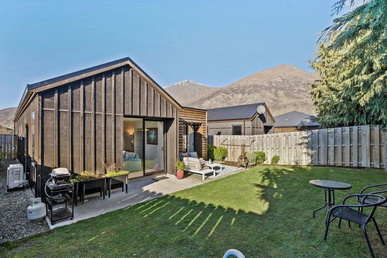 Photo of property in 13 Lauder Street, Lake Hayes, Queenstown, 9304