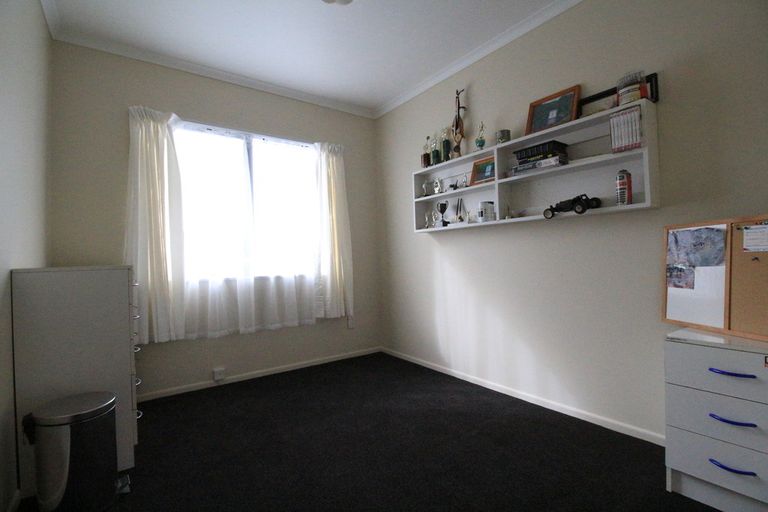 Photo of property in 380 West Coast Road, Glen Eden, Auckland, 0602