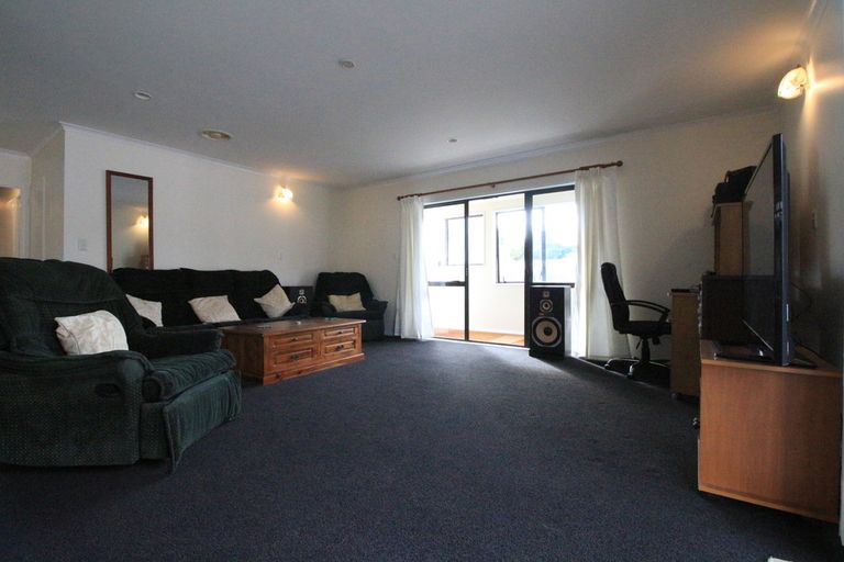 Photo of property in 380 West Coast Road, Glen Eden, Auckland, 0602