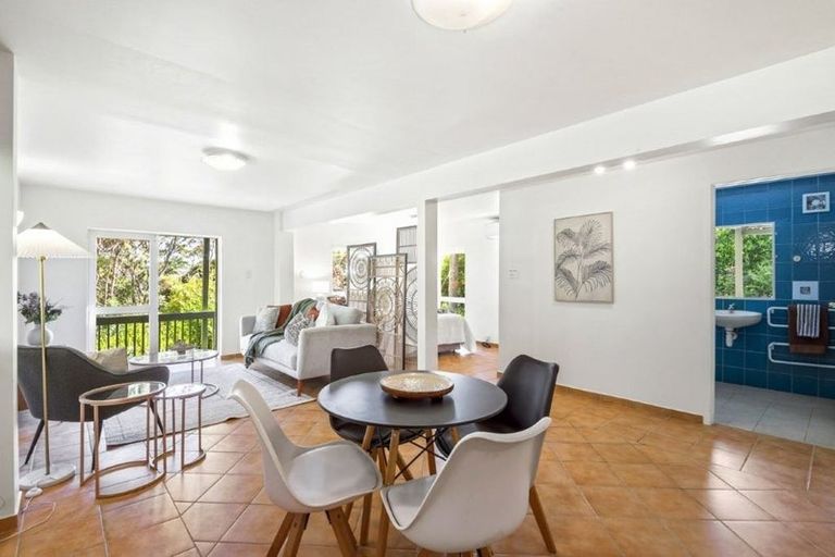 Photo of property in 7 Tranquil Glade, Hillcrest, Auckland, 0627