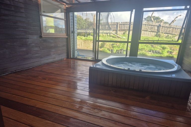 Photo of property in 33 Ranui Crescent, Khandallah, Wellington, 6035