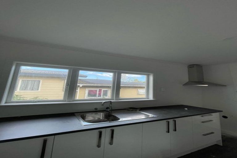 Photo of property in 4153 Great North Road, Glen Eden, Auckland, 0602