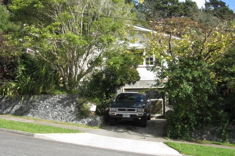 Photo of property in 17 Holmes Grove, Naenae, Lower Hutt, 5011