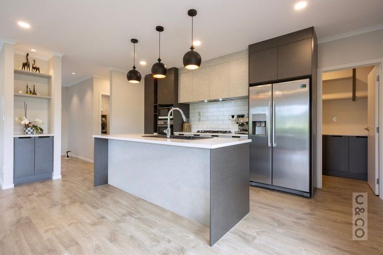 Photo of property in 15 Vogwill Road, Kumeu, 0810