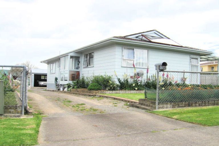 Photo of property in 38 Ferndown Avenue, Papatoetoe, Auckland, 2025