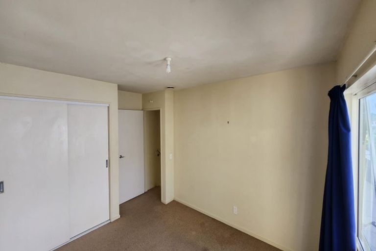 Photo of property in 15 Kopiko Way, Brooklyn, Wellington, 6021