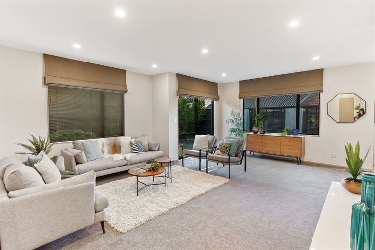 Photo of property in 138a Luckens Road, West Harbour, Auckland, 0618