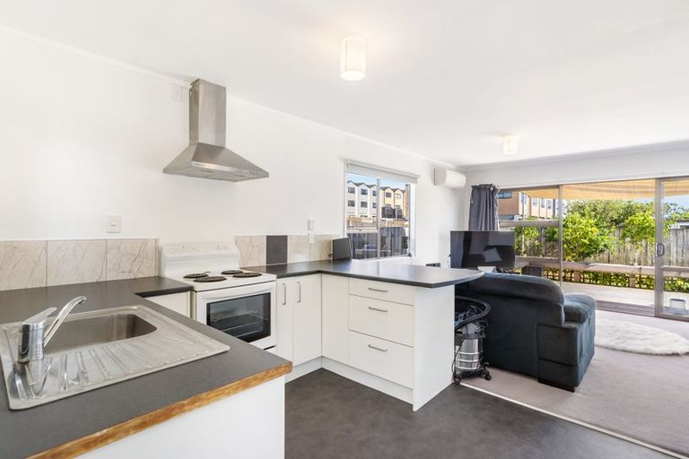 Photo of property in 1/11 Ranui Station Road, Ranui, Auckland, 0612