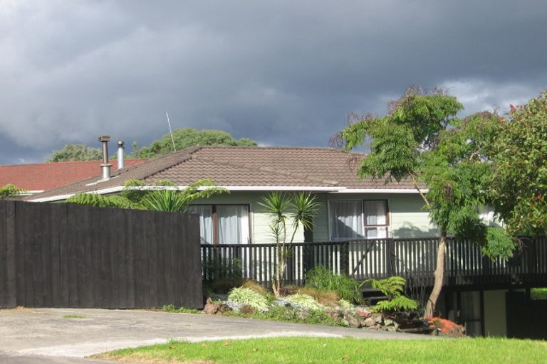 Photo of property in 37 Rehia Road, Massey, Auckland, 0614