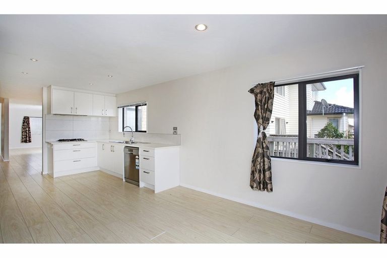 Photo of property in 12 Kokako Rise, Papakura, 2110