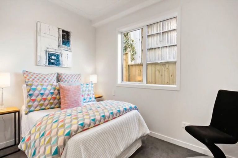 Photo of property in 26b Stottholm Road, Titirangi, Auckland, 0604