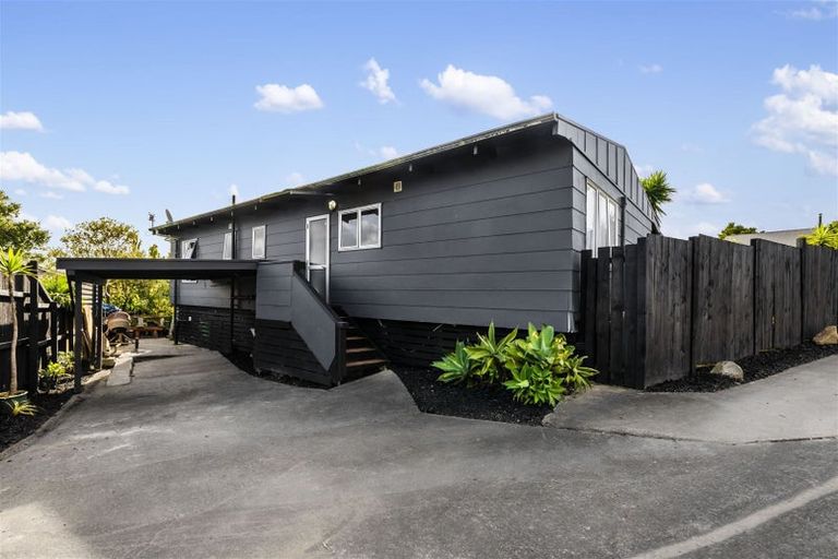 Photo of property in 20 Crosby Road, West Harbour, Auckland, 0618