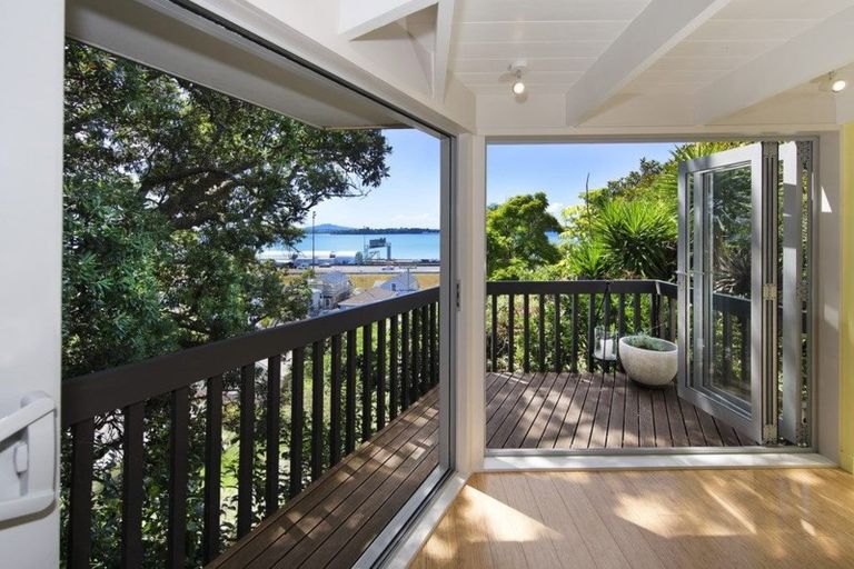 Photo of property in 91 Princes Street, Northcote Point, Auckland, 0627