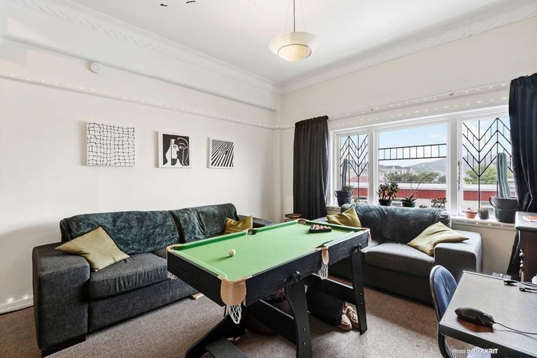 Photo of property in Ambassador Flats, 2/7 Maurice Terrace, Te Aro, Wellington, 6011