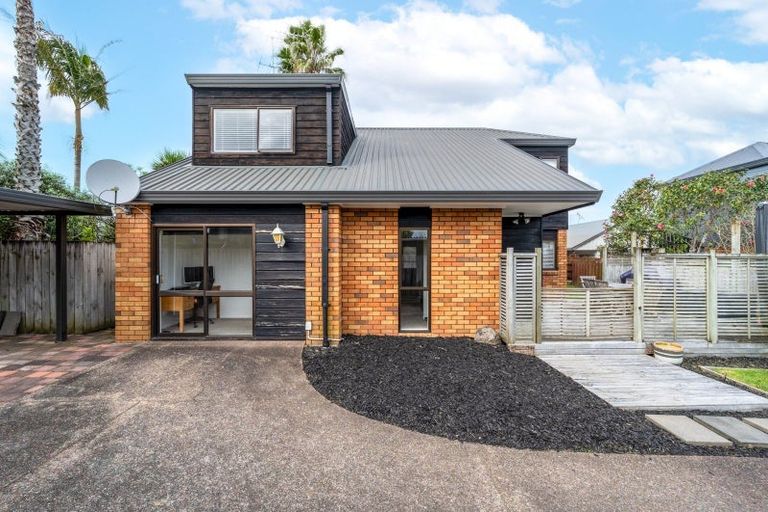 Photo of property in 4/72 Moore Street, Howick, Auckland, 2014