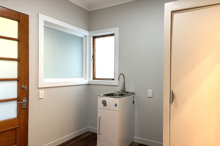 Photo of property in 2 Ross Street, Woodville, 4920