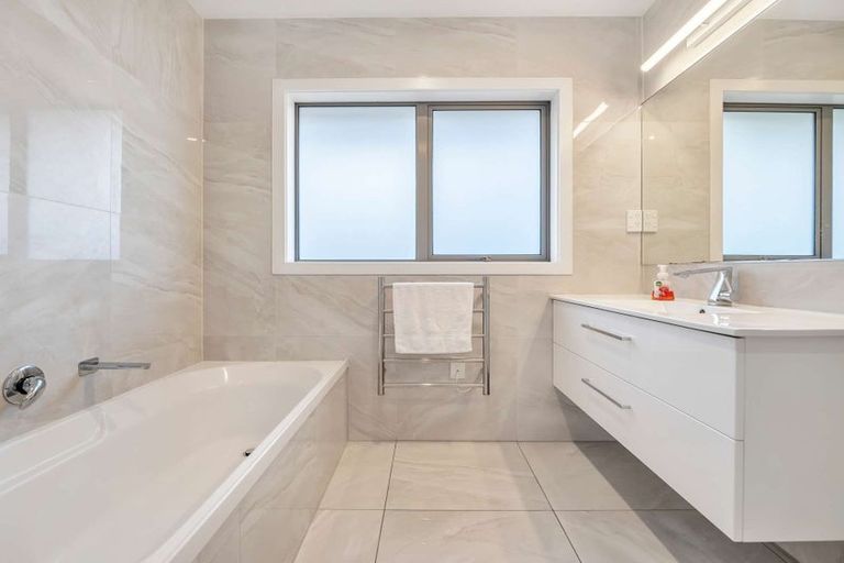 Photo of property in 48 Moira Drive, Tuakau, 2121