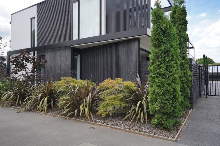 Photo of property in 4/275 Kilmore Street, Christchurch Central, Christchurch, 8011