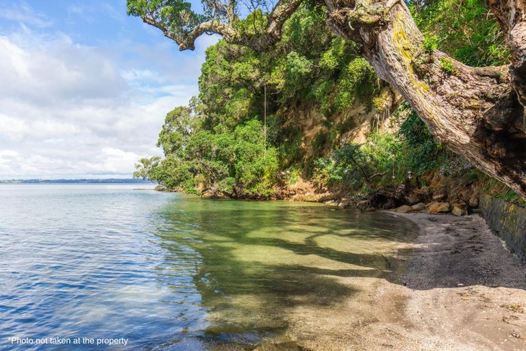Photo of property in 796 South Titirangi Road, Titirangi, Auckland, 0604