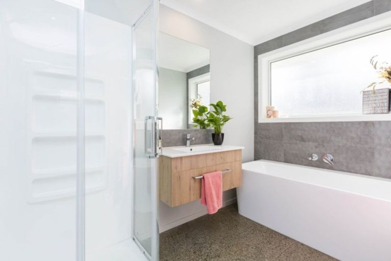 Photo of property in 36 Hopkirk Avenue, Wallaceville, Upper Hutt, 5018