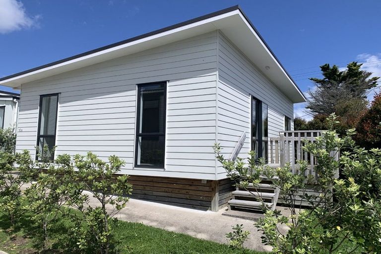 Photo of property in 10b Rosier Road, Glen Eden, Auckland, 0602