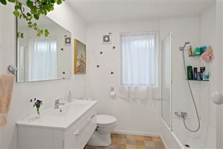 Photo of property in 63a/1 Colwill Road, Massey, Auckland, 0614