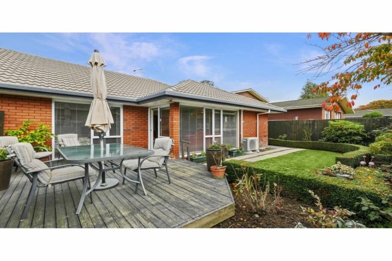 Photo of property in 356 Yaldhurst Road, Russley, Christchurch, 8042
