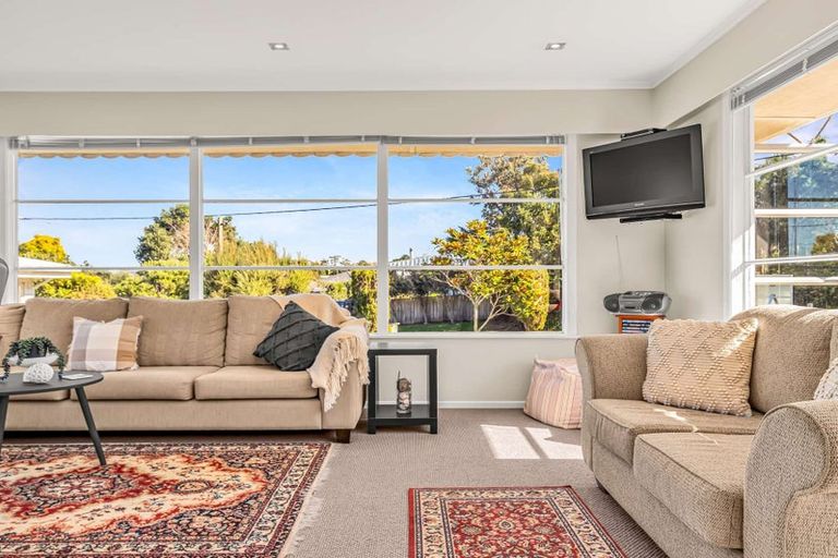 Photo of property in 33 James Mcleod Road, Shelly Beach, South Head, 0874