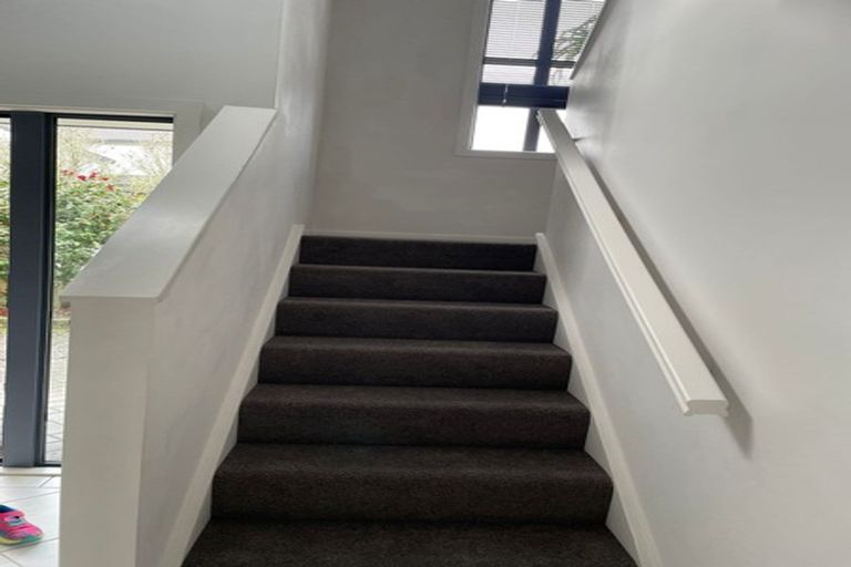 Photo of property in 8 Forbes Lane, Newlands, Wellington, 6037