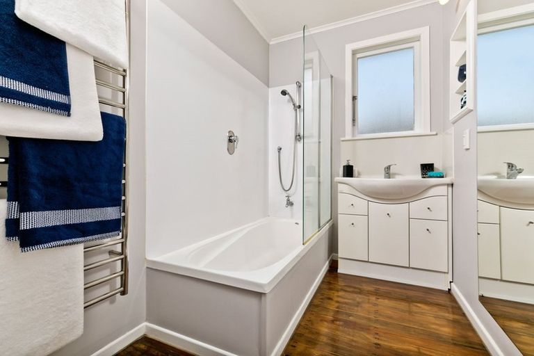 Photo of property in 114a Pooks Road, Ranui, Auckland, 0612