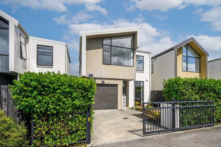Photo of property in 67 Battalion Drive, Papakura, 2110